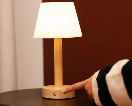 Zoë Lichtbruine Houten Oplaadbare Tafellamp | Dimbaar, USB-C, batterijduur van 80 uur