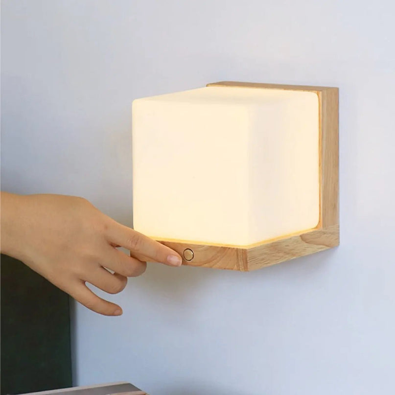 Lizzy lichtbruine vierkant oplaadbare houten wandlamp - draadloze, dimbare en stijlvolle verlichting