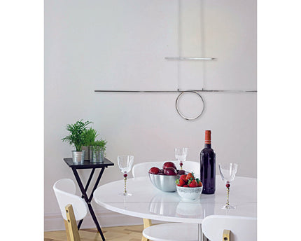 Metalen LED in zilveren LED -hanglamp, met geïntegreerde LED -slinger binnenin binnen