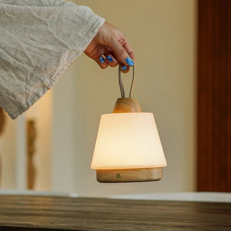 Liv lichtbruine oplaadbare lamp – lederen band, dimbaar, draadloos