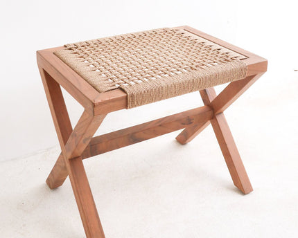 Grote houten kruk INDRA (beige) gemaakt van Trembesi met een zitvlak van geweven gerecycled papier