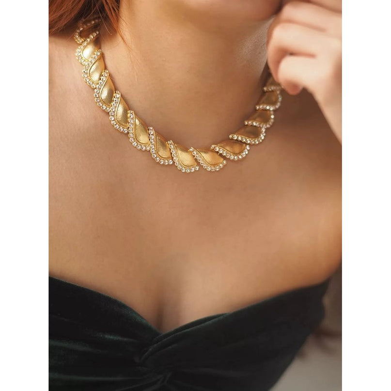 Trifari stijl oogverblindende maan oorbellen