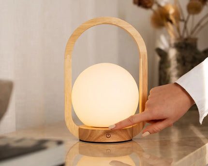 Skye Lichtbruine Houten Snoerloze Lamp | Oplaadbaar en dimbaar ontwerp
