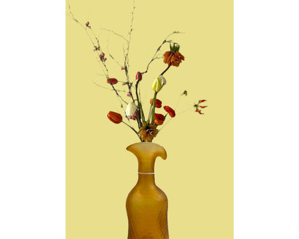 vintage amberkleurige glazen vaas klein formaat: H30cm B: 7cm