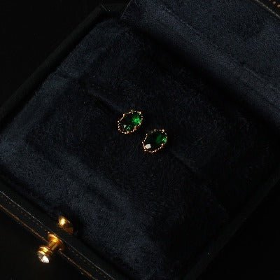 Moderne vintage groene kristallen oorstekers