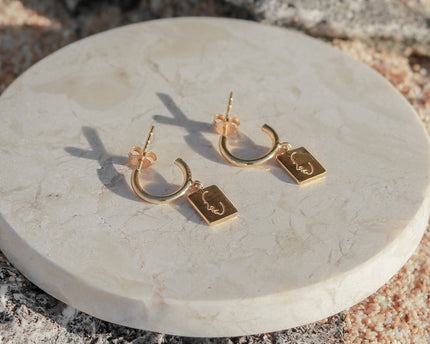 Oorbellen 18k verguld met hanger - oorringen versierd met gravure gezicht - hangende oorbellen gemaakt van 925 zilver goud vermeil - KARTINI goud