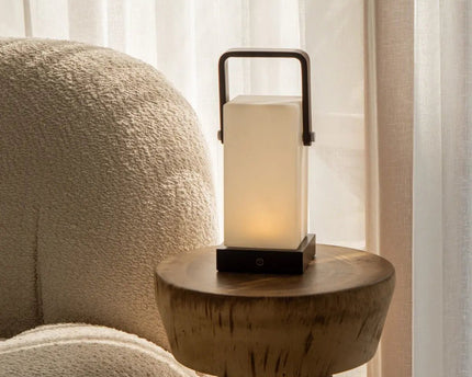 Harper Donkerbruine Houten Lamp – Snoerloze Oplaadbare Tafellamp met Handvat
