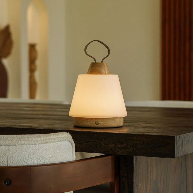 Liv lichtbruine oplaadbare lamp – lederen band, dimbaar, draadloos