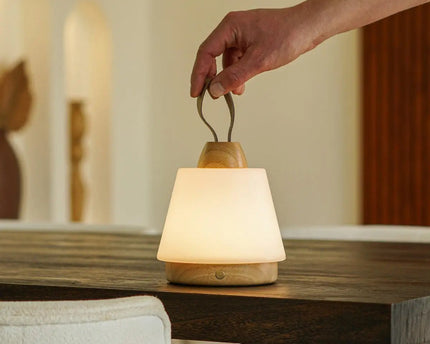 Liv lichtbruine oplaadbare lamp – lederen band, dimbaar, draadloos