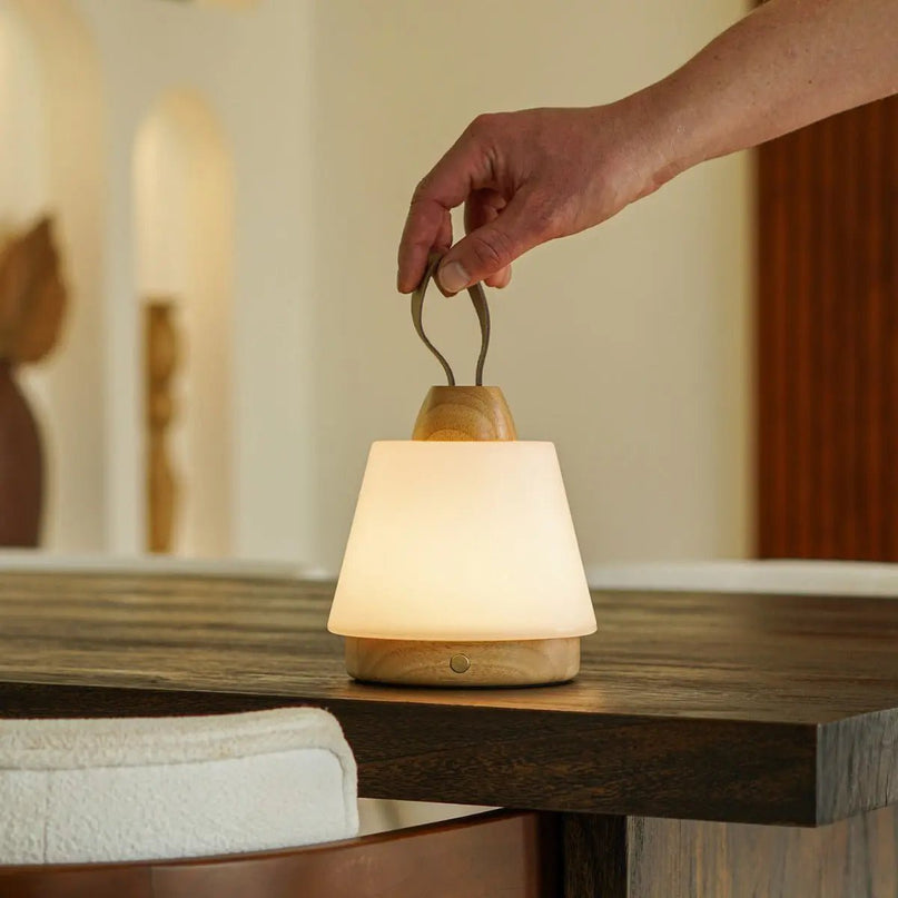 Liv lichtbruine oplaadbare lamp – lederen band, dimbaar, draadloos