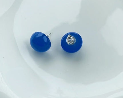 Opvallende blauwe onyx ronde oorstekers