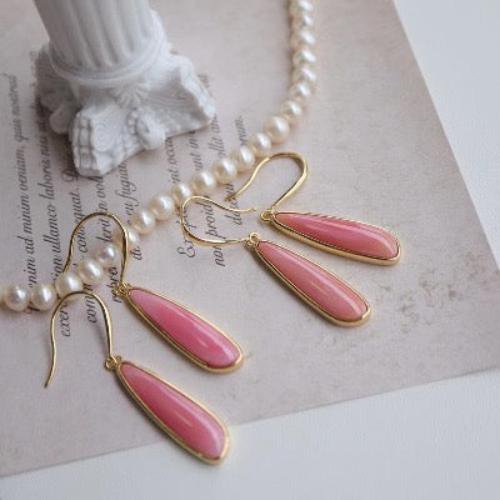 Minimalistische roze koningin Conch Shell oorbellen