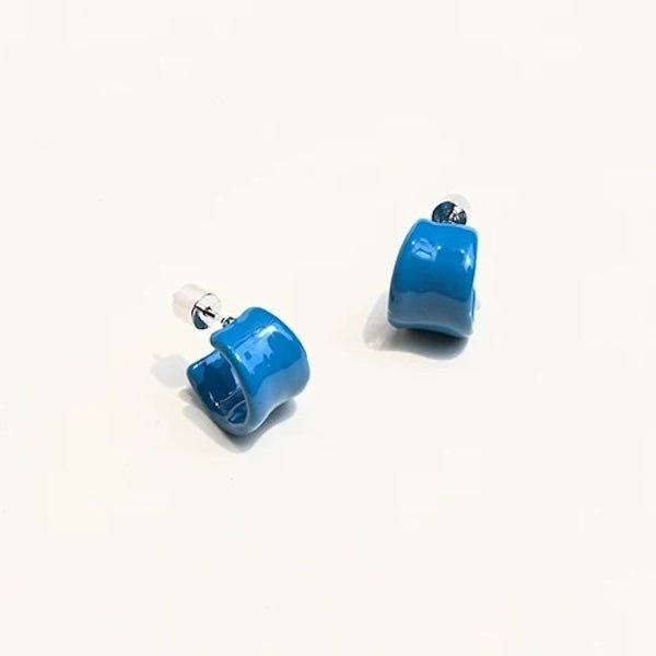 Moderne vintage blauwe emaille hoepels