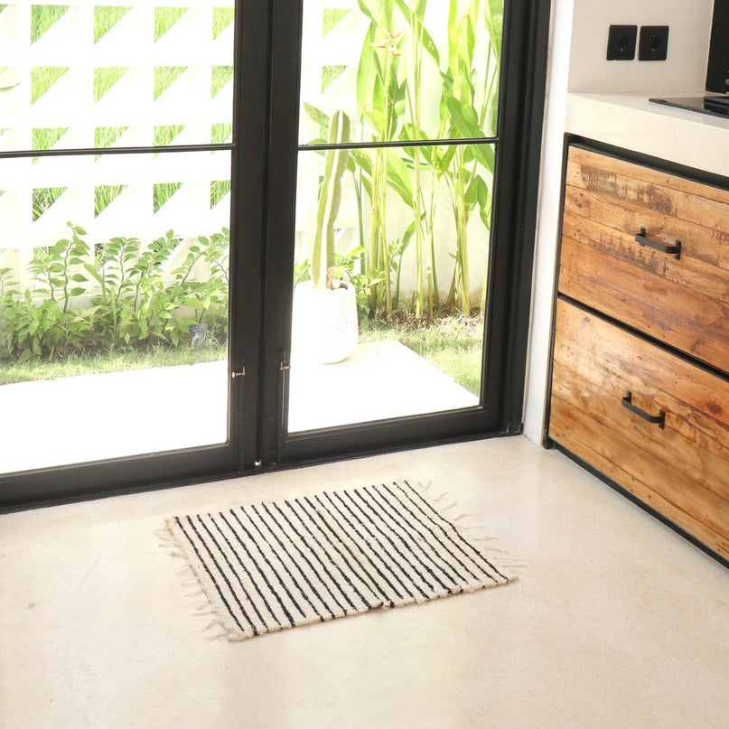 Klein katoenen vloerkleed – gestreept loper – boho vloerkleed zwart wit – zachte bedmat – handgeweven rechthoekig vloerkleed 70x50 cm UNTUK