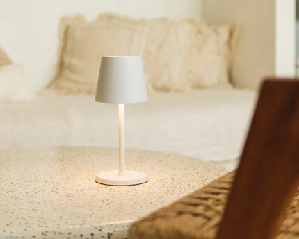 James White oplaadbare tafellamp – draadloos, dimbaar en elegant