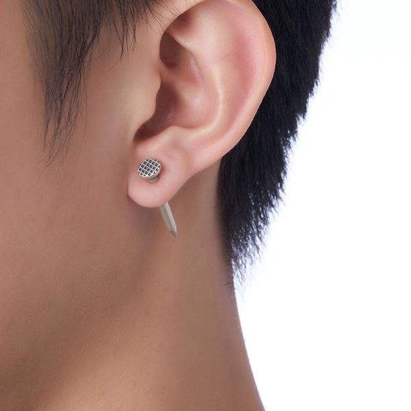 Nageldesign zilveren oorbel uit één stuk