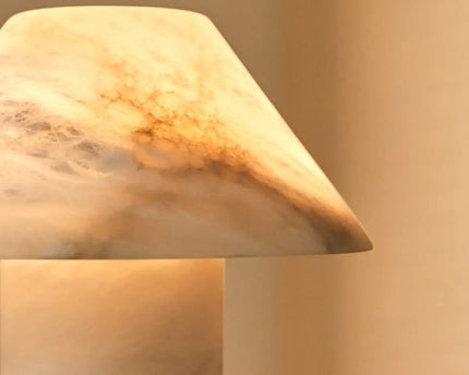 Eleonora stijlvolle albasten lamp – handgemaakt, uniek ontwerp met zachte gloed