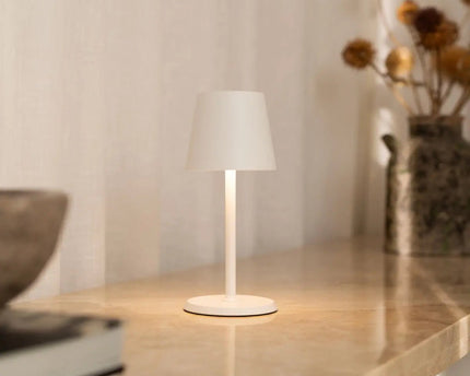 James White oplaadbare tafellamp – draadloos, dimbaar en elegant