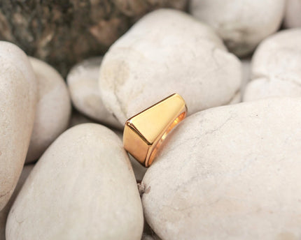 Minimalistische ring 18k verguld - gouden ring 925 zilver goud vermeil - driehoekige statement ring - JIMBARAN