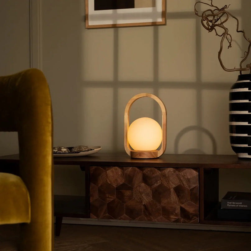 Skye Lichtbruine Houten Snoerloze Lamp | Oplaadbaar en dimbaar ontwerp