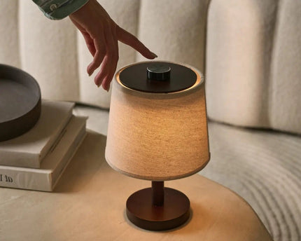 Rover donkerbruine houten lamp – oplaadbare, draadloze en dimbare lampenkap
