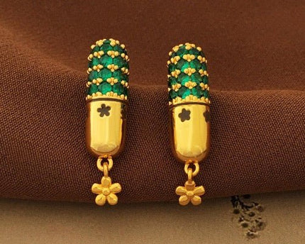 Capsule Design Oorbellen met Groene Stenen