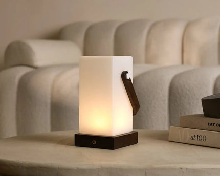 Harper Donkerbruine Houten Lamp – Snoerloze Oplaadbare Tafellamp met Handvat