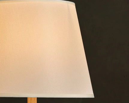 Emily lichtbruine houten lamp met kabel - handgemaakt duurzaam ontwerp voor thuis