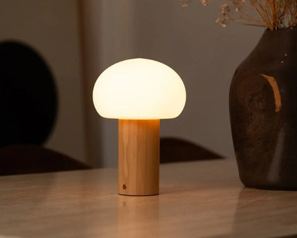 Sam lichtbruine houten tafellamp met glas en oplaadbare batterij | Dimbare en veelzijdige verlichting