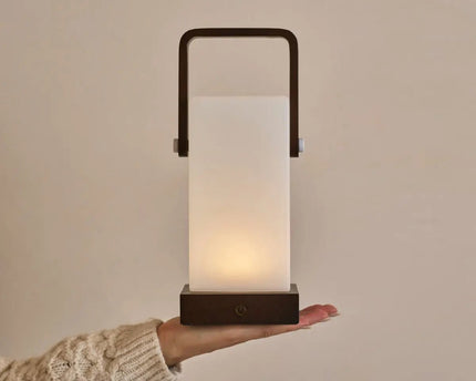Harper Donkerbruine Houten Lamp – Snoerloze Oplaadbare Tafellamp met Handvat