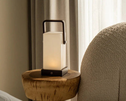 Harper Donkerbruine Houten Lamp – Snoerloze Oplaadbare Tafellamp met Handvat