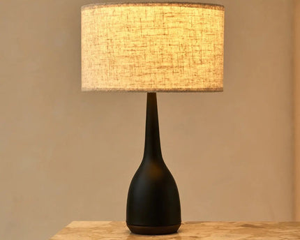 Jacob zwarte lamp met beige kap – elegante en warme verlichting