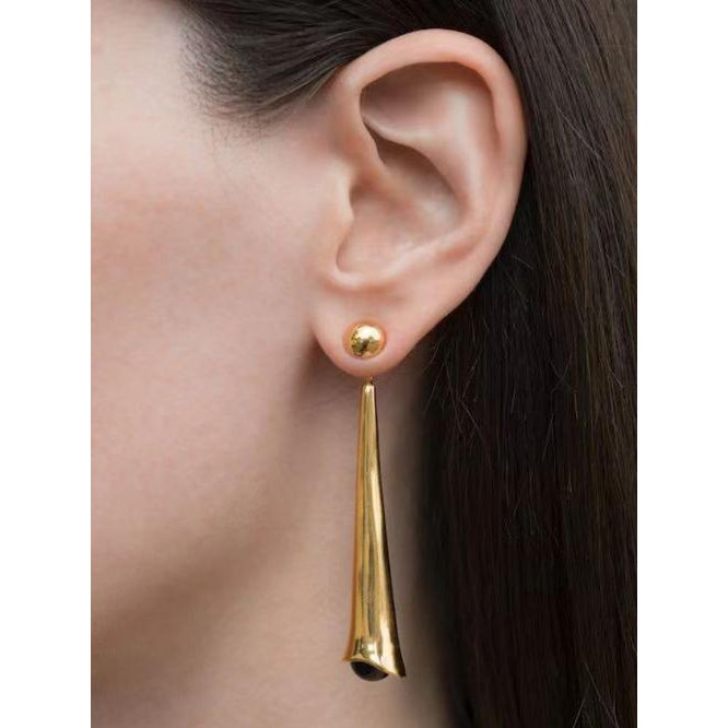 Minimalistische geometrische oorbellen met zwarte onyx