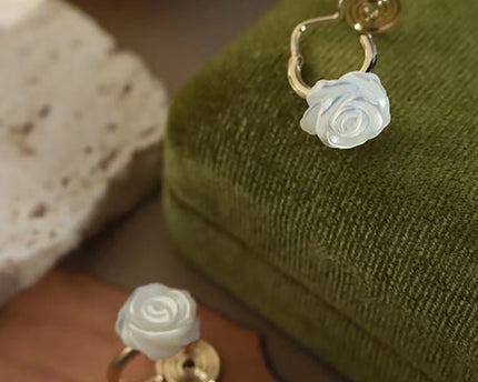 Levendige parelmoer Rose Flower Ear Cuff-One Pair
