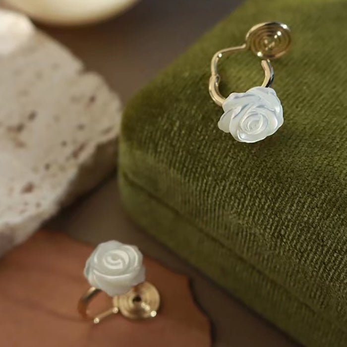 Levendige parelmoer Rose Flower Ear Cuff-One Pair