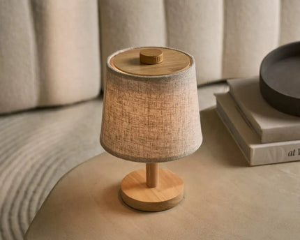 Rover Lichtbruine Houten Oplaadbare Lamp | Snoerloos, dimbaar met stoffen kap