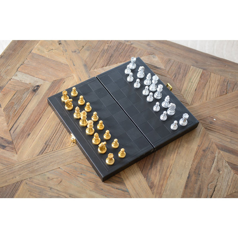 Backgammon -spel/faalspel in een zwarte imitatie lederen hoesje
