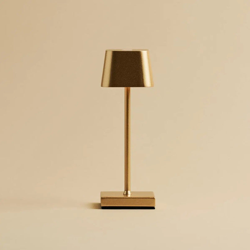 Sarphati Mini Gold draadloze tafellamp perfect voor horeca -industrie - draadloos oplaadbaar via laadstation, dimbare lamp en 3 lichtmodi