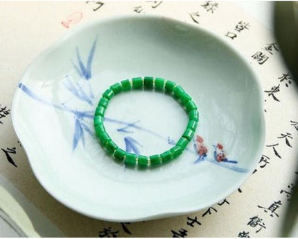 Minimalistische levendige groene jade kralen armband