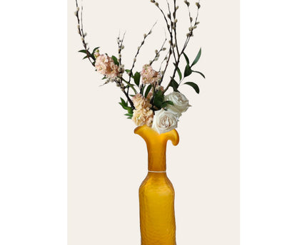 vintage amberkleurige glazen vaas groot formaat: H36cm* B 7CM *D 7cm
