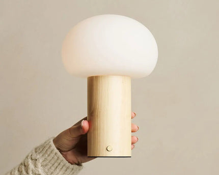 Sam lichtbruine houten tafellamp met glas en oplaadbare batterij | Dimbare en veelzijdige verlichting