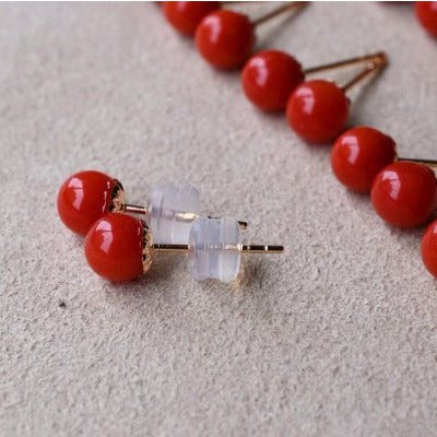 Tijdloze rode koraalbal oorbuien-18k goud