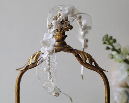 Romantische zilveren mesh bruidshoofdband-keramische bloemen