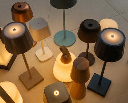 Ava witte oplaadbare tafellamp – stijlvolle, draadloze en dimbare verlichting
