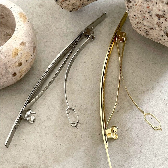 Minimalistische metalen haarclip met één regel