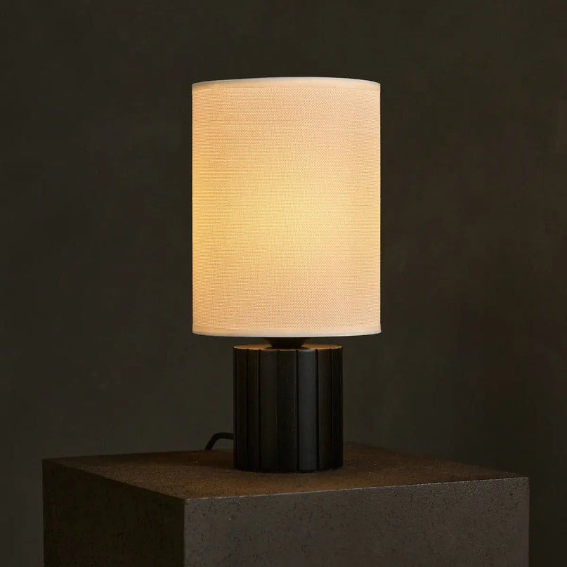 Kiko Zwarte Tafellamp – Gezellige Zwart & Beige Bureaulamp met E27 Fitting