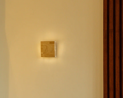 Lane lichtbruine draadloze wandlamp - oplaadbaar, dimbaar, natuurlijk houtlamp