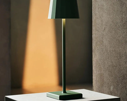 Wouter salie groen oplaadbare tafellamp-draadloos opladen, dimable, 120 uur batterijduur