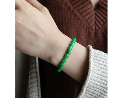 Minimalistische levendige groene jade kralen armband