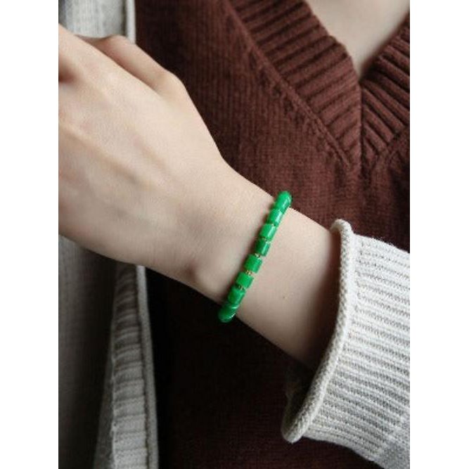 Minimalistische levendige groene jade kralen armband